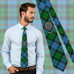 Gravata Clan Morrison Crest sobre caçar Tartan<br><div class="desc">Crachá da crista Clan Morrison rodeado por uma correia e fivela sobre o fundo de tartan caçador. Texto personalizado.</div>