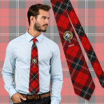 Gravata Clan Ramsay Crest sobre o Red Tartan<br><div class="desc">Crachá da crista Clan Ramsay cercado por uma correia e fivela sobre fundo vermelho-tartan. Custom Text.</div>