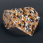Gravata Colagem de Ilustrações de Suínos Guiné Patteradas<br><div class="desc">Mostre seu amor por cobaias com este acessório de moda padronizado. Esta gravata tem uma colagem de ilustrações de estilo realista da cobaia. O lado inverso tem um padrão distribuído de coordenação.</div>