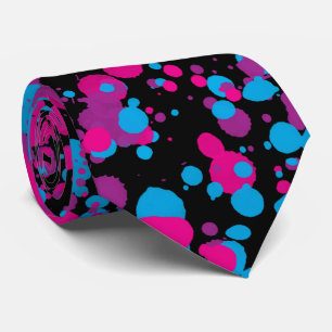 Gravata com respingos de tinta azul, rosa e verde
