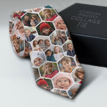 Gravata Criar uma Colagem de Fotos Personalizada com 12 Fo<br><div class="desc">Para obter melhores resultados, recorte fotos em quadrados antes de carregar. Use sua foto ou fotos favoritas para fazer um espetáculo divertido para compartilhar com amigos. Isso inclui uma combinação das suas 12 fotos favoritas. Outras combinações estão disponíveis em nossa loja. O padrão engraçado do hexágono faz dele uma maneira...</div>