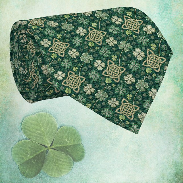 Gravata Cruz Celta e Trevo Irlandês Verde com Visual Vinta (Criador carregado)