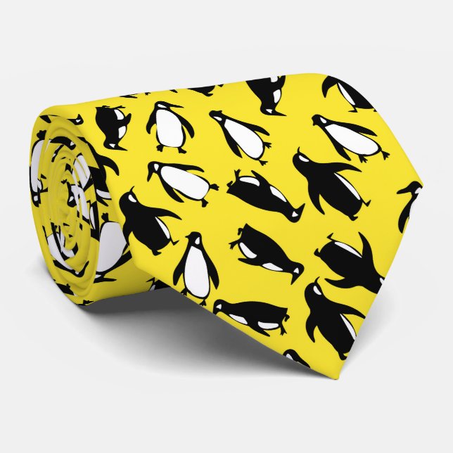 Gravata Cute black white penguin pattern yellow background (Rolled)