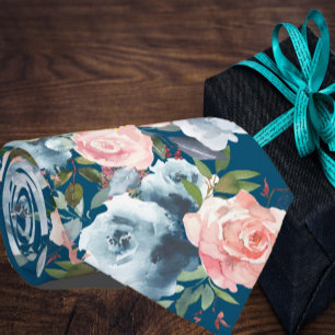 Gravata de flores rosa e azul marinho