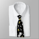 Gravata Divertimento e flores do Snoopy & Woodstock<br><div class="desc">Dê uma olhada neste design super fofo com Snoopy e Woodstock parando para cheirar as flores.</div>