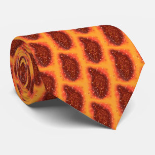 Gravata Do Pescoço De Tigers Correndo Na Noite Est