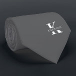 Gravata Elegante Monograma Cinza | Branco<br><div class="desc">Uma gravata elegante com um monograma branco ousado sobre um fundo cinza prateado. Sobre este monograma está o seu primeiro ou último nome escrito em letras maiúsculas.</div>