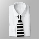 Gravata Faixa branca e negra<br><div class="desc">Simples padrão de faixa preta. Este foi originalmente um pedido personalizado para um evento especial. Mas,  você pode mudar a cor de fundo. Você também pode copiar e colar no verso,  se quiser.</div>