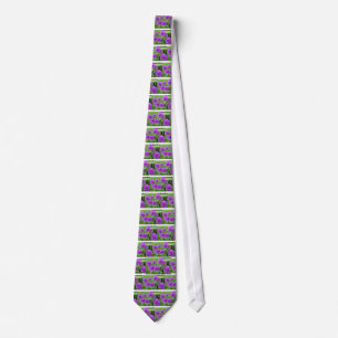 Gravata flores roxas