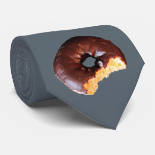Gravata Fosco de chocolate Rosquinha de bolo amarelo com m