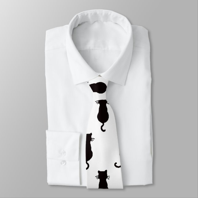 Gravata Gato Preto Isolado no Padrão de Bolinhas Branca (Amarrado)