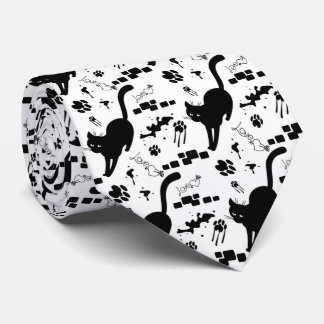 Gravata Gato preto na rua