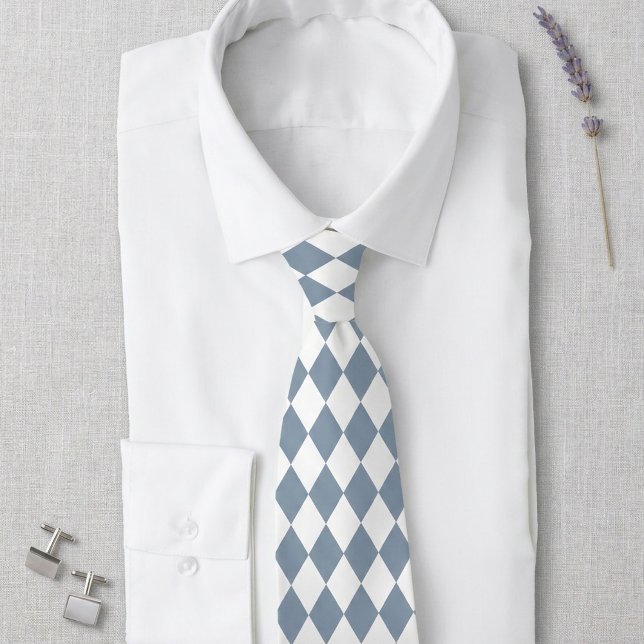 Gravata Harlequin Diamante Azul Poeira e Branco (Dusty blue and white classic diamond pattern wedding tie.)