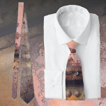 Gravata Látea-rosa enferrujada<br><div class="desc">Adicione um toque de charme urbano à sua roupa com a nossa Gravata do Pescoço. A combinação de matizes castanhos e sutis cor-de-rosa cria um aspecto único e carismático, perfeito para um equipamento urbano ou industrial. Seja para o trabalho ou para ocasiões sociais, esse acessório masculino garante que deixe uma...</div>