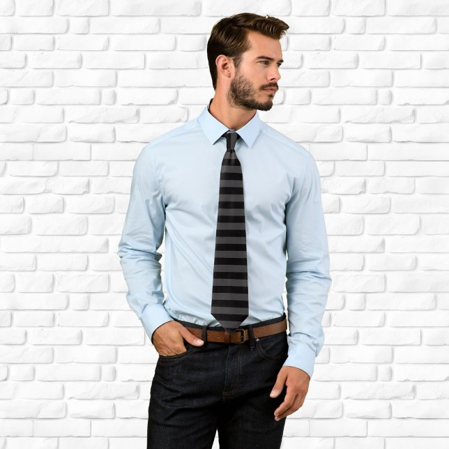 Gravata Listra Horizontal Preta e Cinza Escuro (Black and Dark Grey Horizontal Stripe Neck Tie)