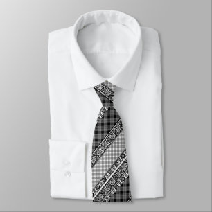 Gravata Matilha em tiras, de preto e branco, com rendas