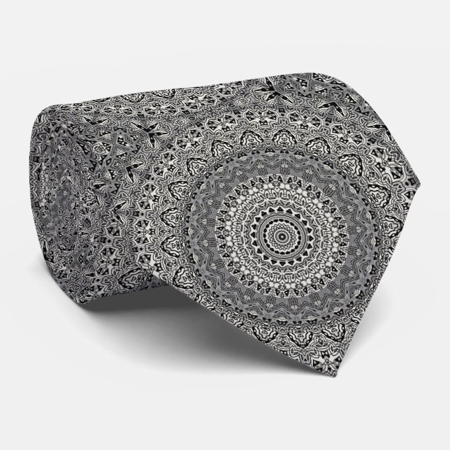 Gravata Medalhão Tribal Cinza e Preto (Rolled)