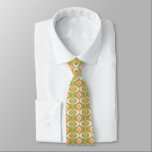 Gravata Médio de ornamentos ondulados a cores quentes<br><div class="desc">Traga sua roupa viva com esta gravata estilada no pescoço,  com um padrão de ornamento ondulado em pêssego,  verde,  azul,  amarelo e branco.</div>