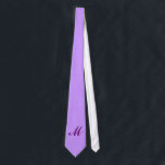 Gravata Monograma - Torre Roxo<br><div class="desc">Ninguém ficará melhor do que você quando vestir esta gravata com a sua inicial. Adicione a inicial que você deseja no campo fornecido. Você pode adicionar uma ou mais iniciais ou um nome,  a escolha é sua. O estilo,  o tamanho e a cor do tipo também podem ser alterados.</div>