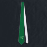 Gravata Monograma Verde Tie<br><div class="desc">Ninguém ficará melhor do que você quando vestir esta gravata com a sua inicial. Adicione a inicial que você deseja no campo fornecido. Você pode adicionar uma ou mais iniciais ou um nome,  a escolha é sua. O estilo,  o tamanho e a cor do tipo também podem ser alterados.</div>