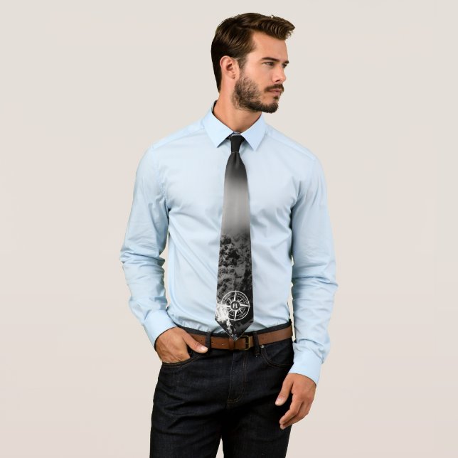 Gravata Montes dramáticos do emblema da estrela da Compass (In Situ)