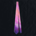 Gravata Nebulosa Celestial Oferece Presentes Para Alegria<br><div class="desc">Esta ligação com as suas energias cósmicas apenas irradia o amor cor-de-rosa do chakra do coração e uma vibração roxa do chakra da coroa. As belas pintas e púrpuras são as cores perfeitas para fornecer a energia de cura imbuída nesta gravata pela curadora Anna Rosa. A gravata não só parece...</div>