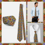 Gravata NECKTIE - Padrão Vermelho/Azul/Verde & Mais - Colo<br><div class="desc">Uma imagem de várias cores em tons de vermelho, azul, verde, violeta e amarelo é apresentada nesta gravata masculina atraente (camisa e modelo não incluídos). A imagem cobrir toda a frente e atrás da gravata. Não pode ser removido ou substituído da frente (veja NOTA abaixo), mas pode ser reposicionado para...</div>