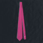 Gravata Noivo de Casamento Magenta Personalizado<br><div class="desc">Anuncie o seu dia especial de uma forma impressionante e moderna com o nosso Conjunto de Casamento Pombo Magenta minimalista. Este Conjunto Nupcial exala sofisticação e elegância,  com um deslumbrante fundo magenta e um lindo casal de pombas brancas para reunir todos os elementos do seu dia especial.</div>