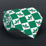 Gravata Novelty checou Holly Christmas<br><div class="desc">Perfeito por mostrar que você está no humor festivo, esta gravata inteligente faria todos os seus colegas de trabalho sorrirem. Este design tem um fundo vermelho e branco com gráficos Holly. Traga a diversão para a estação festiva.</div>