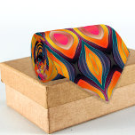 Gravata Padrão Abstrato cor-de-laranja cor-de-rosa amarelo<br><div class="desc">Design de gravata vibrante do pescoço,  com um padrão uniforme feito de formas orgânicas em tons de rosa,  laranja,  amarelo,  lacre,  preto e roxo.</div>