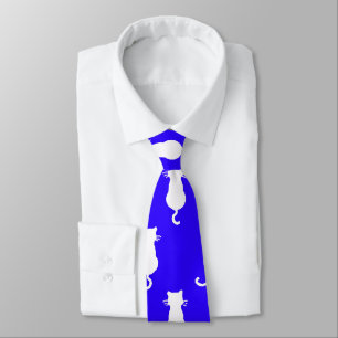 Gravata Padrão de Bolinhas de Gato Branco Isolado no Azul