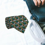 Gravata Padrão de Cabeça de Pato Verde Mallard<br><div class="desc">Vestir em estilo com esta gravata de na moda que mostra a imagem de uma cabeça verde de Pato Mallard impressa em um padrão repetitivo.</div>