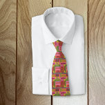 Gravata Padrão de Natal do Estilo Vintage Word Collage 197<br><div class="desc">Adicione um toque de vintage à sua aparência de Natal este ano com esta gravata de estilo retrô. Ele apresenta uma colagem de Cartões de natal e afirmações em uma paleta colorida em estilo de anos setenta de cor rosa, laranja, vermelha, verde e verde limão. O verso tem um impressão...</div>