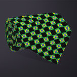 Gravata Padrão de Sinalizador Brasil Verificado<br><div class="desc">Verificado no Brasil Flag Pattern Necktie apresenta um padrão distinto e marcado como preto e uma representação quadrada da bandeira da nação que está em moda e patriótica. Presente ideal para comemorar feriados nacionais ou celebrar a ancestralidade de alguém.</div>