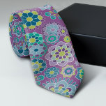 Gravata Padrão Floral Colorido Funky - Roxo<br><div class="desc">Um padrão floral vibrante e divertido em blues e púrpura.</div>