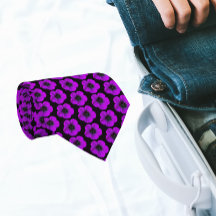 Padrão Floral de Geranium roxo em preto