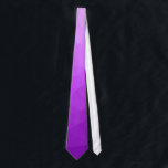 Gravata Padrão geométrico de gradiente de lavanda roxa<br><div class="desc">Malha geométrica triangular com gradiente ombre de lavanda púrpura,  claro a escuro.</div>