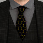 Gravata Padrão simples e elegante de colmeia amarelo<br><div class="desc">O padrão temático das abelhas é o dos hexágonos de mel. Cores principais desta elegante design: preto e amarelo.</div>