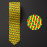 Gravata Pavilhão da República do Congo<br><div class="desc">Flag of Republic of Congo Pattern Necktie destaca as cores nacionais do país a distância,  usando um design inteligente ancorado. Após uma inspeção mais atenta,  o padrão repetitivo,  sem descontinuidades,  de bandeiras minúsculas mostra a bandeira nacional do país de uma forma esteticamente agradável.</div>