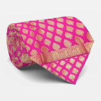 Pense a seda cor-de-rosa do Saree no laço perfeito