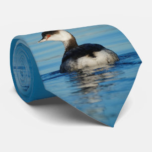 Gravata Perfil de um Grebe Corado
