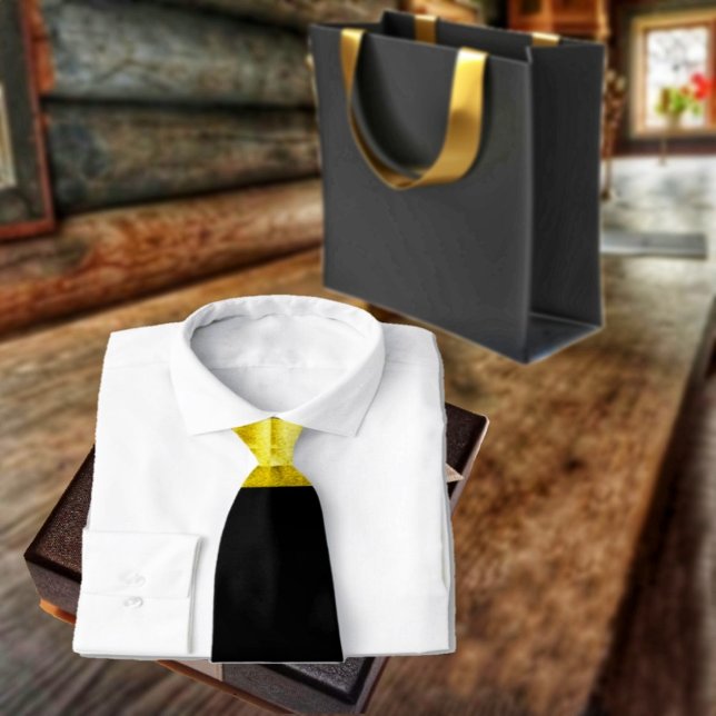 Gravata Preto Panelado Dourado (An unusual-looking tie, for that someone who likes to make a Bold, statement!)