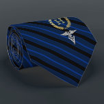 Gravata Profissional veterinário azul quadro do monograma<br><div class="desc">Um laço personalizado listrado azul costurado aos profissionais veterinários que caracterizam os primeiros ou ao monograma do sobrenome dentro de uma grinalda do ouro do falso.</div>