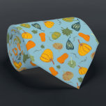 Gravata Pumpkin De Queda E Pestanejo No Teal<br><div class="desc">Apresentando a coleção "Fall Pumpkin & Squash Pattern on Teal", uma combinação perfeita do calor e das cores vibrantes do outono. Esta coleção apresenta belamente abóboras e abóboras ilustradas em laranjas ricas, amarelos e verdes, colocados contra um fundo chic teal. Ideal para aqueles que adoram celebrar a época da colheita,...</div>