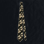 Gravata Retrato de Fernando Pessoa<br><div class="desc">Assinatura e foto-retrato do escritor português Fernando Pessoa,  por volta de 1914.</div>