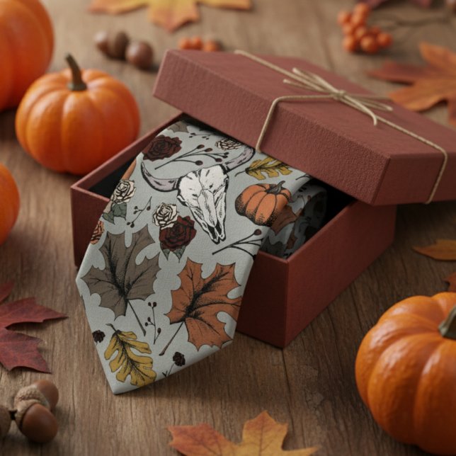 Gravata Sage Green Western Bull País (Modern Sage Thanksgiving Foliage Mens Tie. Fall Harvest, Cow Skull, Leaves Pattern in Autumn Colors.)
