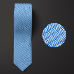 Gravata Sinalizador do padrão de Grécia<br><div class="desc">Bandeira do Pescoço de Padrões de Grécia destaca as cores nacionais do país a distância, empregando um design angustiado inteligente. Após uma inspeção mais atenta, o padrão repetitivo, sem descontinuidades, de bandeiras minúsculas mostra a bandeira nacional do país de uma forma esteticamente agradável.</div>