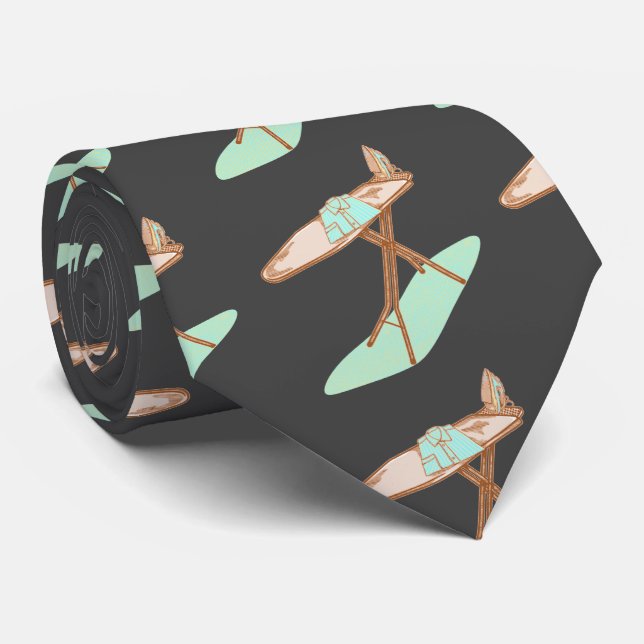 Gravata Tarefas domésticas de conselho de ferro e passar a (Rolled)