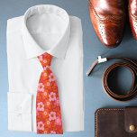 Gravata Tendy Modern Groovy Floral Vermelho Cor-de-Rosa La<br><div class="desc">O moderno Trendy Groovy Floral Red Pink Orange Pattern Mens Neck Tie apresenta um simples padrão moderno de flores cor-de-rosa,  vermelha e laranja. Perfeito como presentes para ele no aniversário,  Natal,  feriados ou pai para Dia de os pais e padrinho e noivo para casamentos. Projetado pelo Evco Studio www.zazzle.com/store/evcostudio</div>