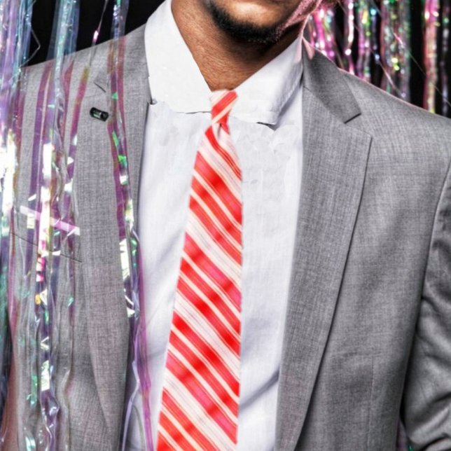 Gravata Tratamentos riscados (Check out this tie, with a candy-striped design, just in time for Christmas!)